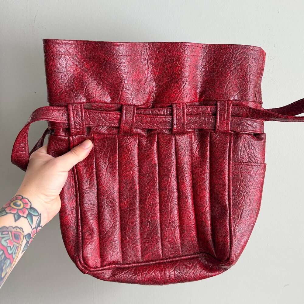 2/$50 🌸 Vintage Red Leather Drawstring Bag